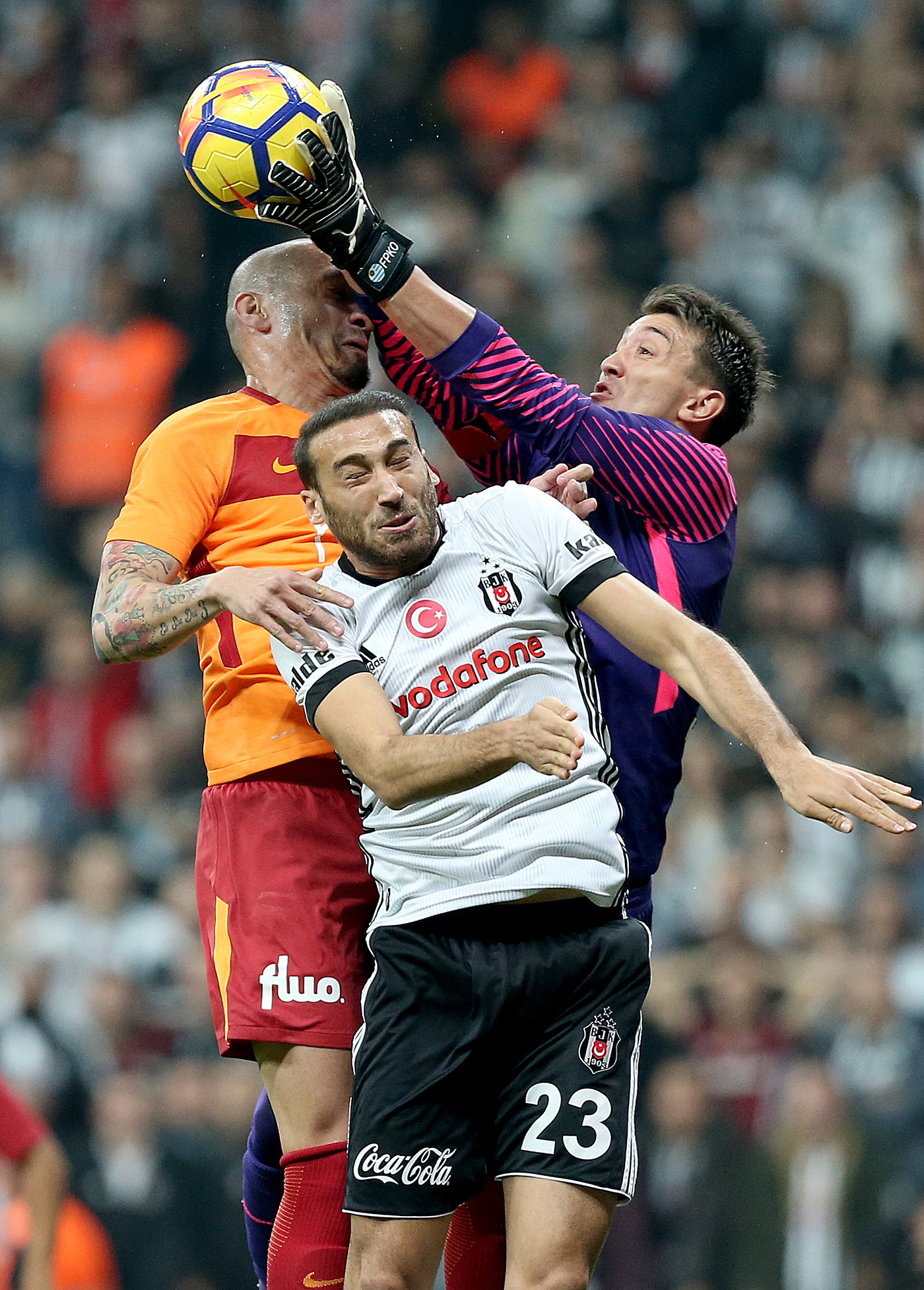 Cenk Tosun (C) in action against Galatasaray