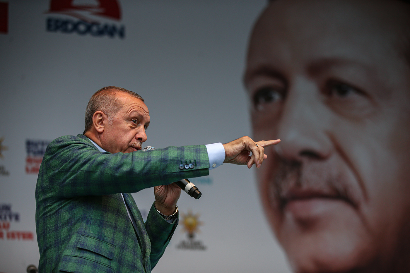 Turkish President Recep Tayyip Erdogan speaks during an election campaign rally of Justice and Development Party (AK Party) in Istanbul, Turkey, 23 June 2018. 