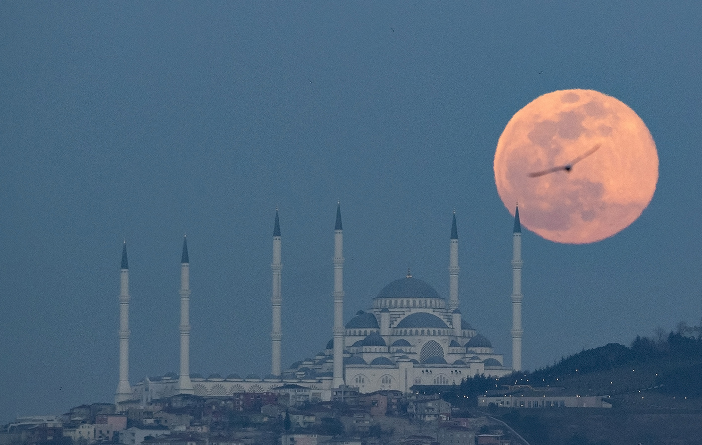 Supermoon shines over Camlica mosque in Istanbul, Turkey, 09 March 2020.